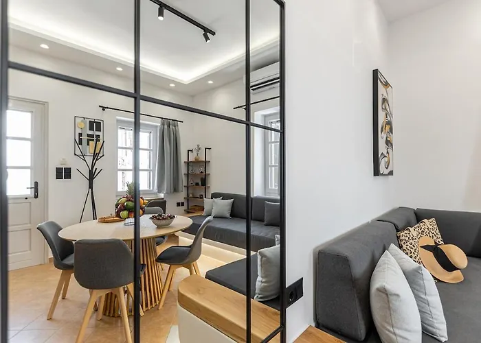 Etemis Naxos Down Town Naxos City