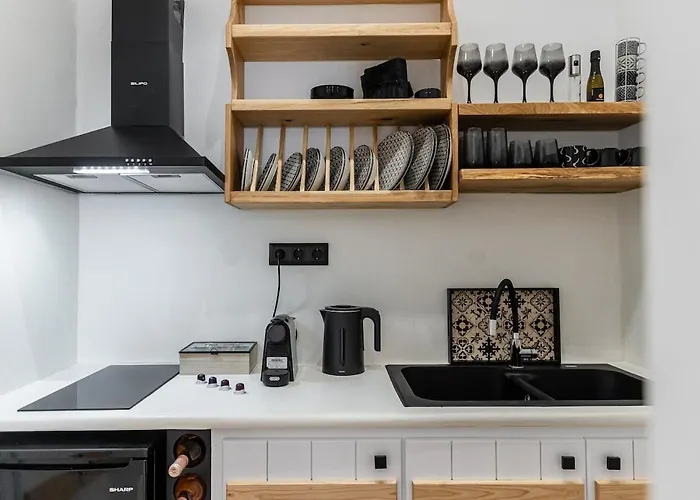 Etemis Naxos Down Town