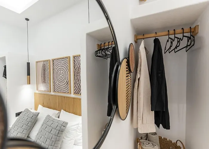 Etemis Naxos Down Town *